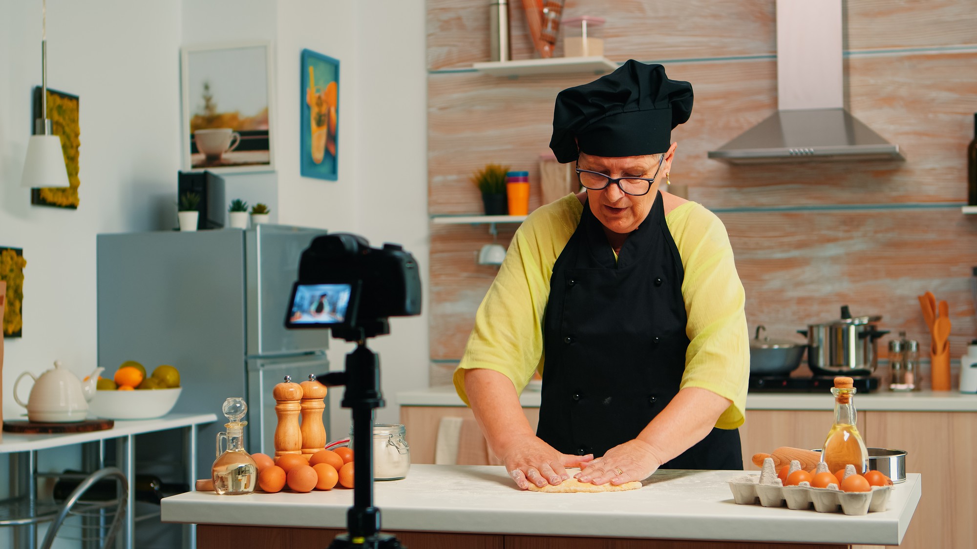 Chef mentre spiega una tecnica